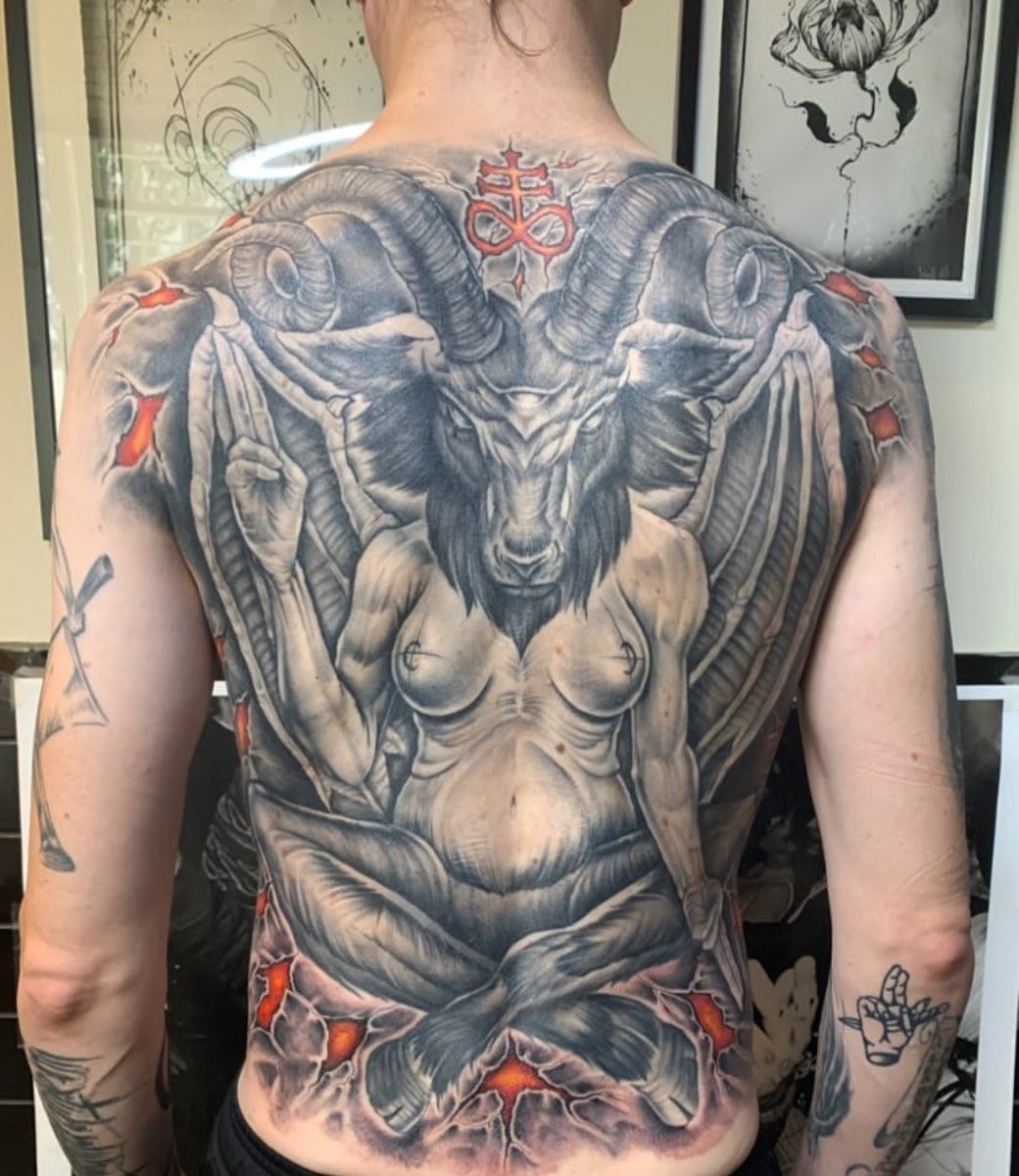 silenthazeee's tweet photo. do you guys just realizing sodo got buff??...like ive been screaming here for more than 2 months since these pics dropped that he got muscles and perfect body shape.. y'all dont listen.. https://t.co/33yjM68Lye