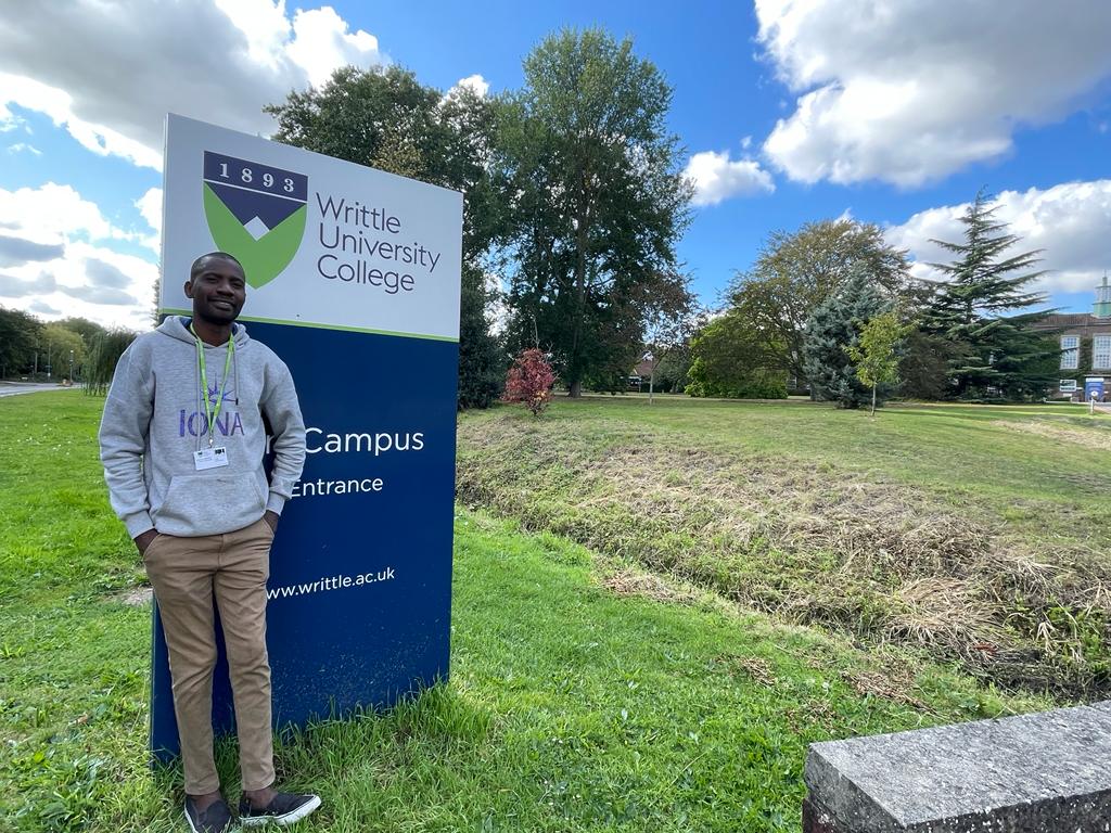MarshalPapworth's tweet photo. Another day, another hello to say 👋
Please join us in welcoming Show Nyamhunga, now studying MSc Crop Production at @WrittleOfficial with a Marshal Papworth Fund scholarship 😀
#welcome #writtle #writtleuniversitycollege #mastersstudent #mscstudent https://t.co/fpurTBlNih