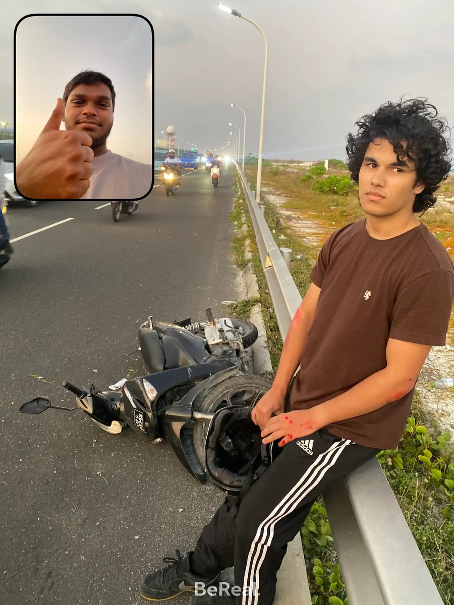 Fartiologist's tweet photo. #RealestPersonOnEarth Crashed on the only highway in the Malidives. Got an epic police escort to the hospital. https://t.co/PH6g2PWR4k