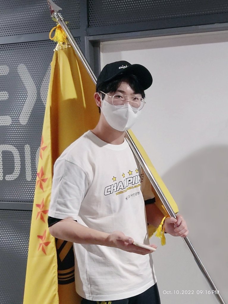 SilverBulletKR's tweet photo. 날씨 쌀쌀해지니까 생각나는 작년 이맘때 인수
응.. 그냥 보고싶다고.. https://t.co/t4839aiB0n