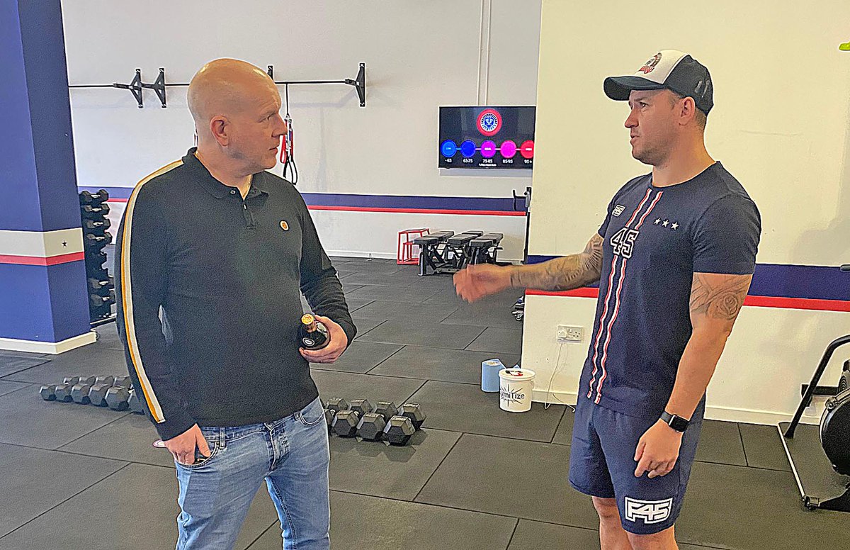 I had a nice little catch up this morning with @SCoxy31Real at his F45 Gymnasium in Southend along with @SjcMortgages's Simon. Really impressed with the facilities and Coxy still looks like he should be banging in goals galore. #LovePhotography
