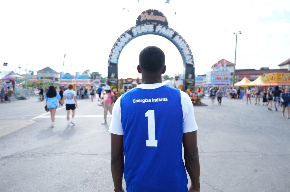 We were thrilled to sponsor Energize Indiana Day at the Indiana State Fair 🎡🎪 Thanks for stopping by our booth to enjoy fun facts about renewable energy, interactive solar-powered spin art, cornhole, pop-a-shot and special guest Boomer, the Pacers’ mascot. See you next year!