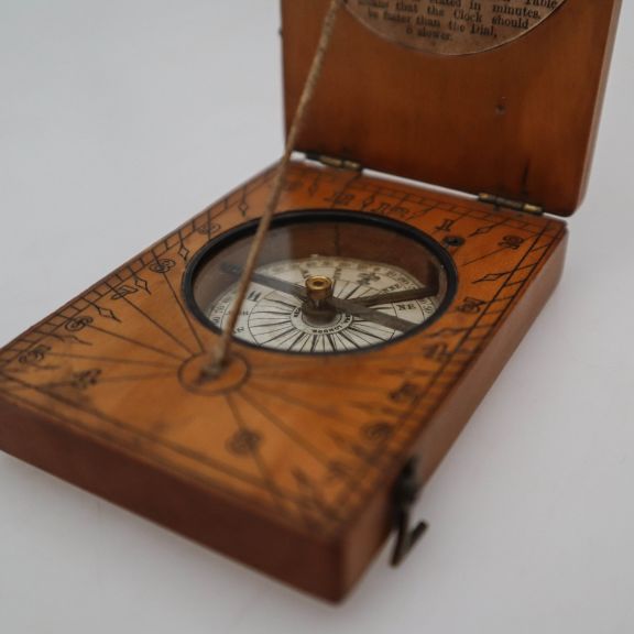 culturagob's tweet image. ¿#SabíasQue... este #catalejo y esta #brújula facilitaron la navegación transoceánica en el siglo XIX? 🧭🌊 

El @museoarqva presenta sus nuevas adquisiciones en una #exposición temporal que podrás disfrutar hasta enero de 2024.  culturaydeporte.gob.es/mnarqua/activi…