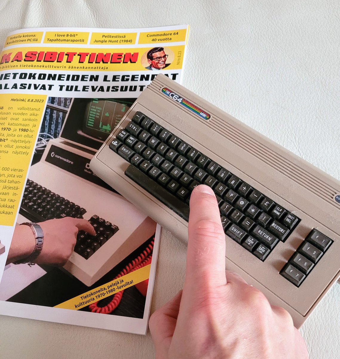 Good cure for the retro gaming itch: TheC64 Mini and the "Kasibittinen"-magazine (i.e "EightBits")
#retrogames #8bit #c64