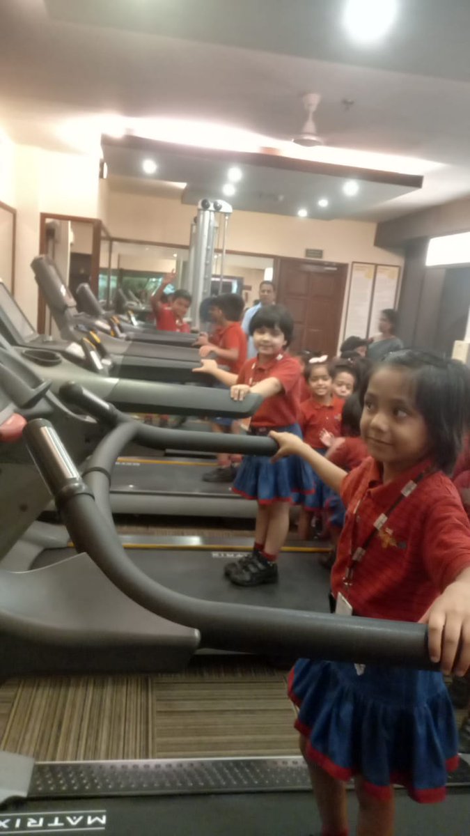 SAI_Edu_In's tweet photo. Maintaining physical fitness stands as the primary key to happiness. A gymnasium, a spacious facility replete with exercise equipment, welcomed the intrepid adventurers of KG-II during their outing to Mayfair Gym.
#Linguisticskills #PhysicalFitness #Visualskills https://t.co/27PwMpkwbp