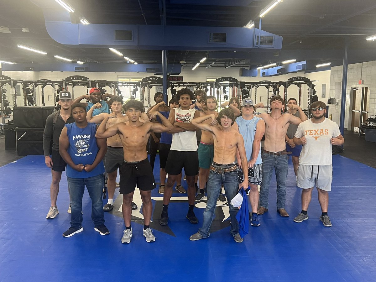 IT’S HOMECOMING WEEK!! #BEEFCAKE workout hit different today! #WIT #HAWKSTRONG <a href="/KellanCarrell/">Kellan Carrell</a> <a href="/mbgarcia54/">Coach Garcia</a>