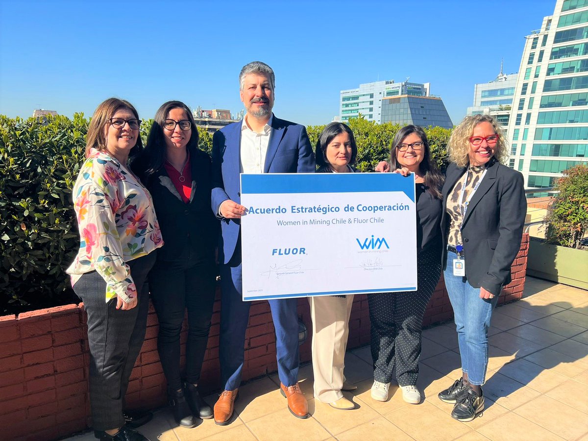 Women In Mining Chile (@wimchileoficial) on Twitter photo ✨ ¡Bienvenid@s Fluor Corporation!
Fluor se une a <a href="/wimchileoficial/">Women In Mining Chile</a> como empresa colaboradora para lograr nuestro propósito de inclusión femenina en la industria minera.
#Womeninmining ✨ ¡Bienvenid@s Fluor Corporation!
Fluor se une a <a href="/wimchileoficial/">Women In Mining Chile</a> como empresa colaboradora para lograr nuestro propósito de inclusión femenina en la industria minera.
#Womeninmining