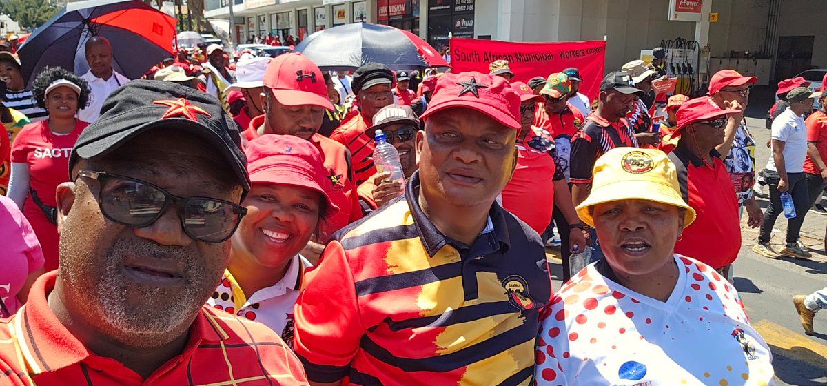 SAMWUnion's tweet photo. [In Pics] SAMWU  and COSATU General Secretaries have joined workers in  Free State Province for the #COSATU #InternationalDayForDecentWork  #DecentDay https://t.co/5v6A4jqngf