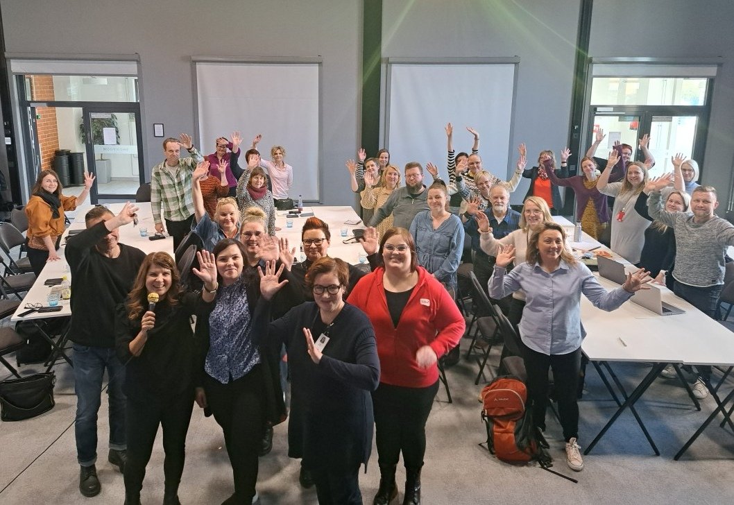 Ilon kautta oppimista, jaettua asiantuntijuutta ja verkostoitumista <a href="/OTyoelamaan/">Osaamisella työelämään -hanke (2020-2023)</a> ja <a href="/Luovi_fi/">Ammattiopisto Luovi</a> järjestämässä Erityisen tuen tarpeen tunnistamisen ja ohjauksen koulutuspäivässä <a href="/LapinAMK/">Lapin AMK - Lapland UAS</a> 'ssa. Kiitos ihanille osallistujille😊. 
#IloaLuoviin
<a href="/ulapland/">University of Lapland</a> <a href="/redukoulutus/">Lapin koulutuskeskus REDU</a> <a href="/aolappia/">Ammattiopisto Lappia</a>