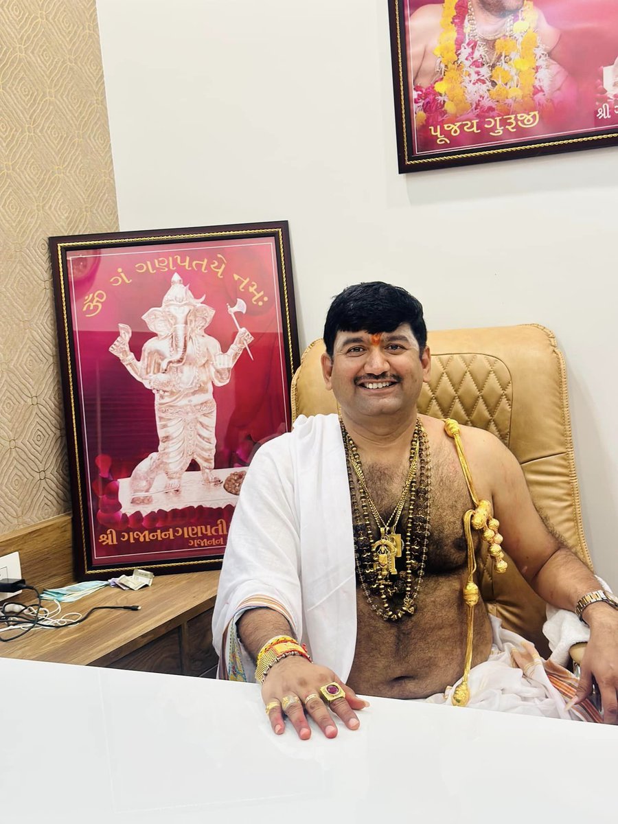 A Rajkot-based Brahmin wears 1.25 kg gold janeu