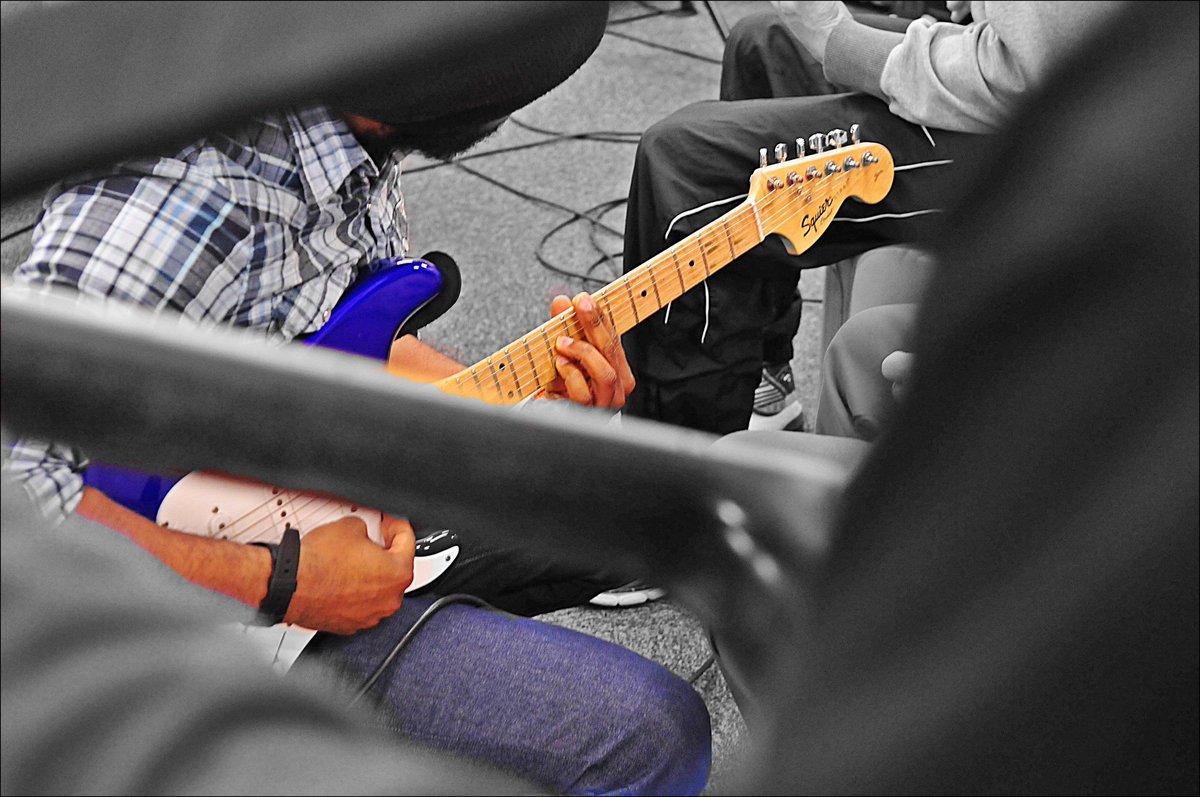 📢We're recruiting for a #MusicianInResidence at HMP Springhill

🎸This is an exciting role for a versatile musician who is passionate about supporting others 🎤  

Full details ▶️bit.ly/MiRSpringhill