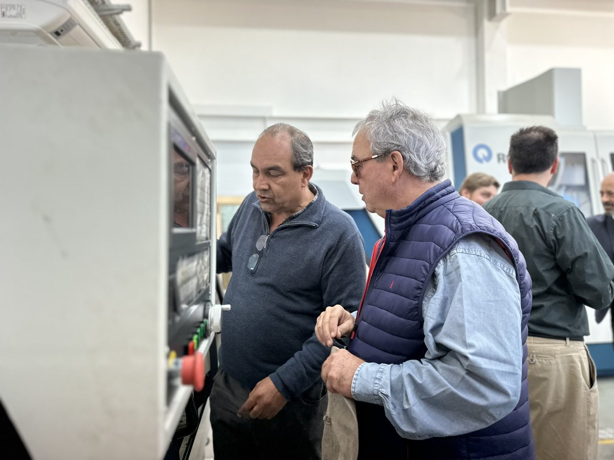 Luisaheber's tweet photo. Junto a @lauraraffo recorriendo el departamento de Rivera, visitamos @UTECuy y el aserradero #URUFOR. https://t.co/FubDGtIAdc