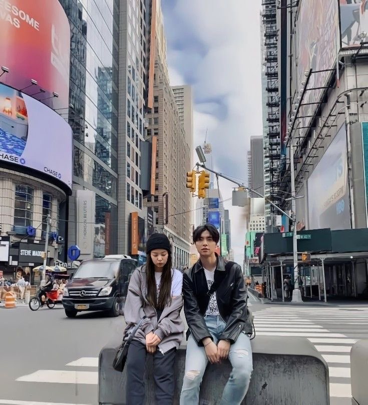 ciee comeback selamat ya broo, nih bunga lumayan buat lu camilin pas promosi comeback entar. lagunya bagus bree entar gua repeat 24h di spotify. the best for ur comeback 💗