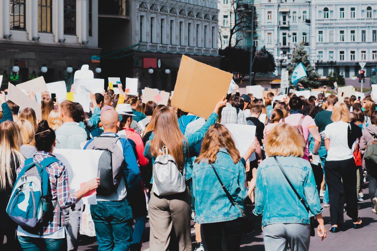 With the Kaiser Permanente strike, my piece is particularly timely.
People forget nurses must care for themselves. If they don't - they can't care for their pts. Nurses also have bills to pay &amp; life away from work.
empoweredwellness.substack.com/p/why-do-nurse…
#nurses #patientsafey #strikes