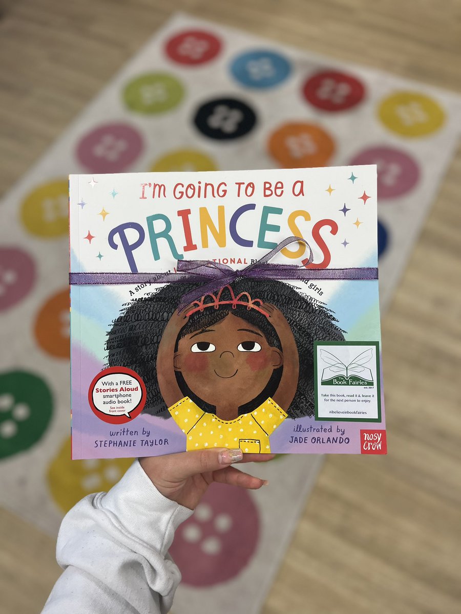 UswSmart's tweet photo. What a magical Friday morning we’ve had after a special delivery from The Book Fairy! 🧚‍♀️📚 https://t.co/SZds0CljvA
