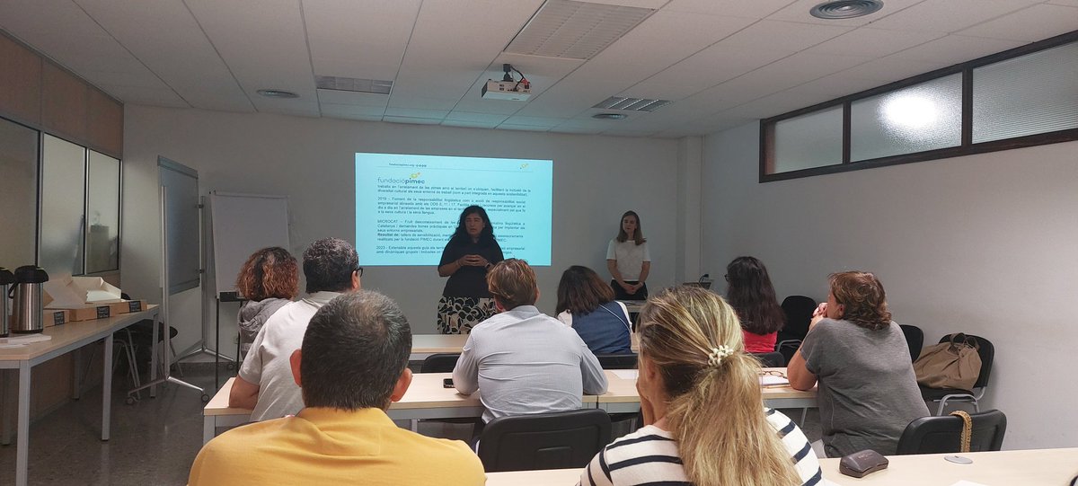neusmestres's tweet photo. Amb la @fundaciopimec fent feina per promoure l'ús del català a les Petites i Mitjanes empreses i incorporar-lo com un element més dins de la RSE. https://t.co/QOmS9MP8LY