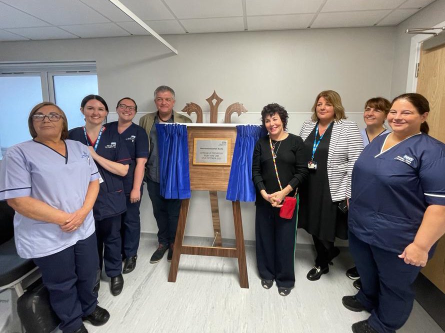Thank you <a href="/Rubywax/">Ruby Wax OBE</a> for officially opening our Neuromodulation Suite today 💙

It's the only purpose built #Neuromodulation suite in the north of England for service users with severe and/or difficult to treat depression.

Find  out more about the service - bit.ly/48GxcEa