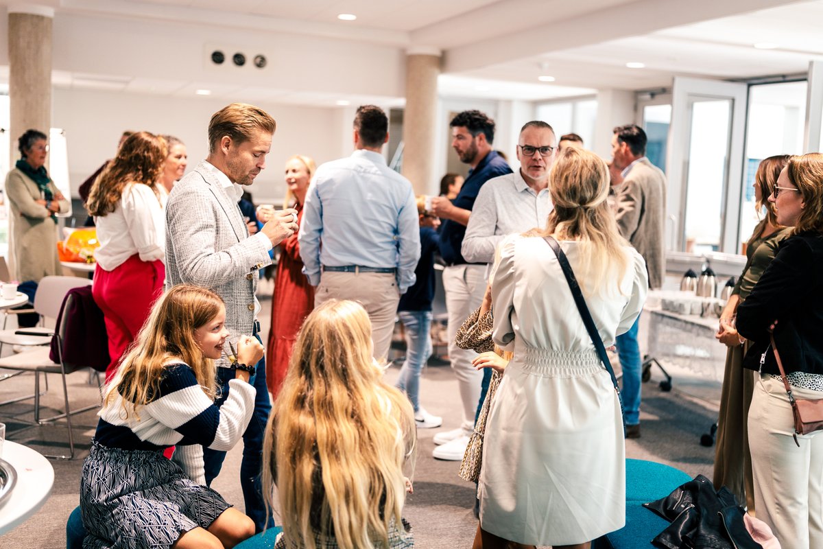 Gisterenavond hebben een aantal schoolleiders &amp; middenmanagers hun diploma van <a href="/Penta/">Jose M.</a> Nova mogen ontvangen! Van harte gefeliciteerd met deze geweldige prestatie. 

Wil je meer weten over de opleidingen van Penta Nova bij Hogeschool Viaa? Klik op viaa.nl/penta-nova