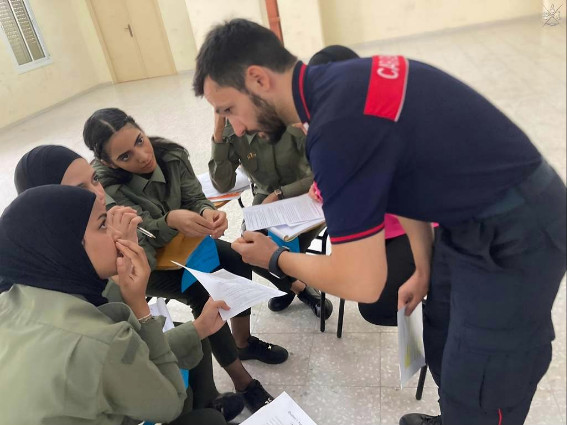 SM_Difesa's tweet photo. #Gerico

I #Carabinieri della missione #MIADIT Palestina 16 concludono il corso Gender Perspective dedicato a 22 discenti appartenenti alla Gender Unit della NSF, National Security Force

➡️ https://t.co/8vL4KNHAFY

#UnaForzaperilPaese #ForzeArmate🇮🇹
@_Carabinieri_ https://t.co/qKhNFlV2ur