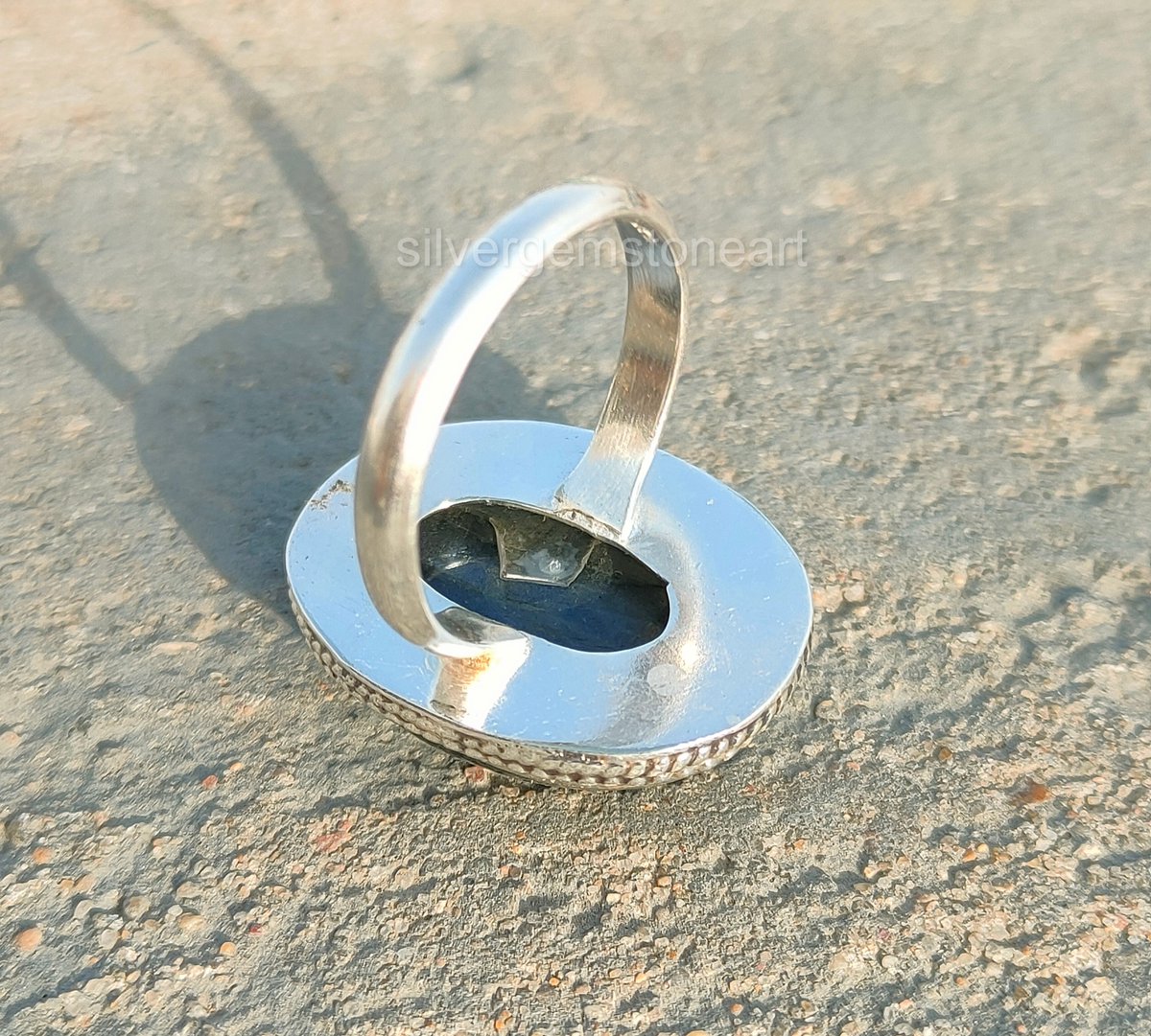 Silvergemstone4's tweet photo. Labradorite Ring, 925 Silver Plated, Blue Flash Ring, Healing Crystal Ring, Boho Statement Ring, December Birthstone, Big Stone Ring, Gifts https://t.co/7tkylgOhYt via @Etsy
#labradoritering #labradorite #labradoritejewelry #blueflashring https://t.co/dLgY2Uc940