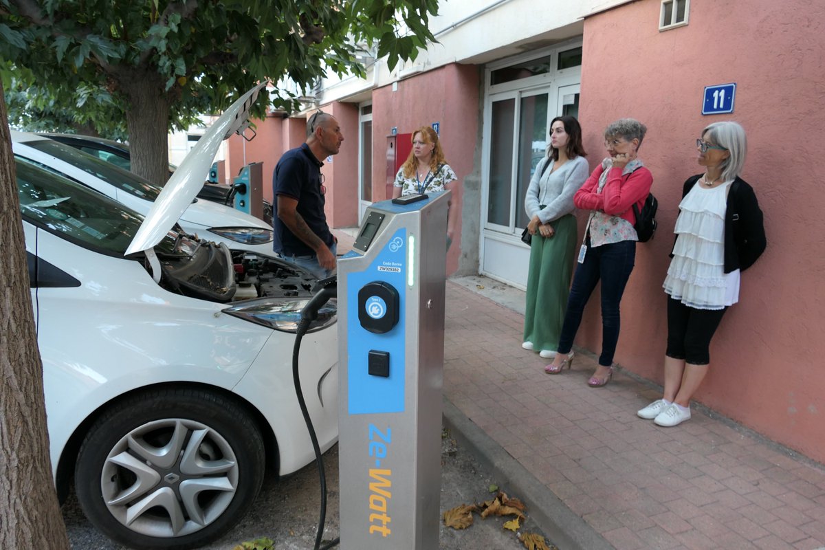 Prefet66's tweet photo. #SEDD Semaine européenne du développement durable ♻️

À cette occasion, les agents volontaires des services de l'État des Pyrénées-Orientales ont suivi une #formation à l'éco-conduite🚗.

👉L’éco-conduite 🚗est un comportement de conduite citoyen qui permet de diminuer le risque d’accident, de réduire sa consommation de carburant et de limiter l’émission de gaz à effet de serre.

#ecoconduite #SEDD #pyreneesorientales
