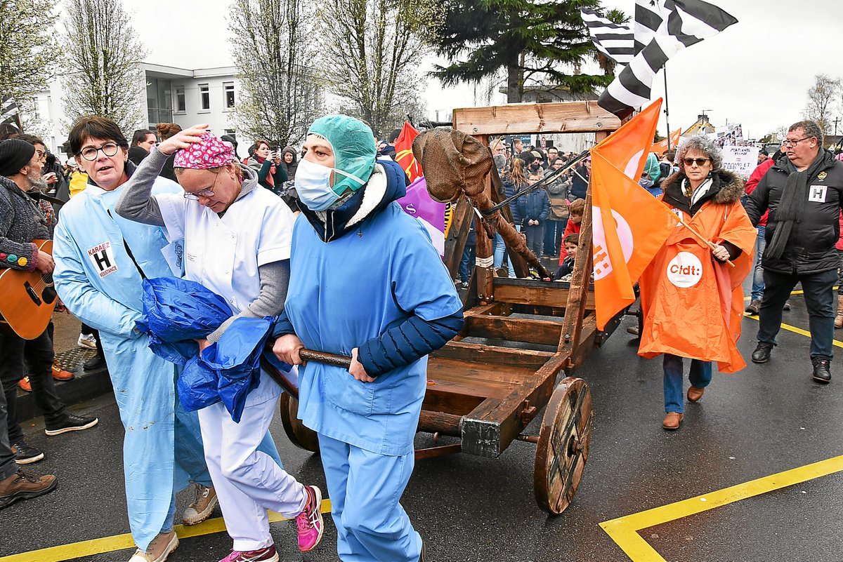 👀 Vous avez dit catapulte ??  
A Carhaix, on la voit régulièrement dans les manifestations de défense de l'hôpital. Voici 5 choses à savoir sur ce symbole des luttes sociales du Centre-Bretagne.  #finistere #bretagne #insolite
👉urlz.fr/nUEw