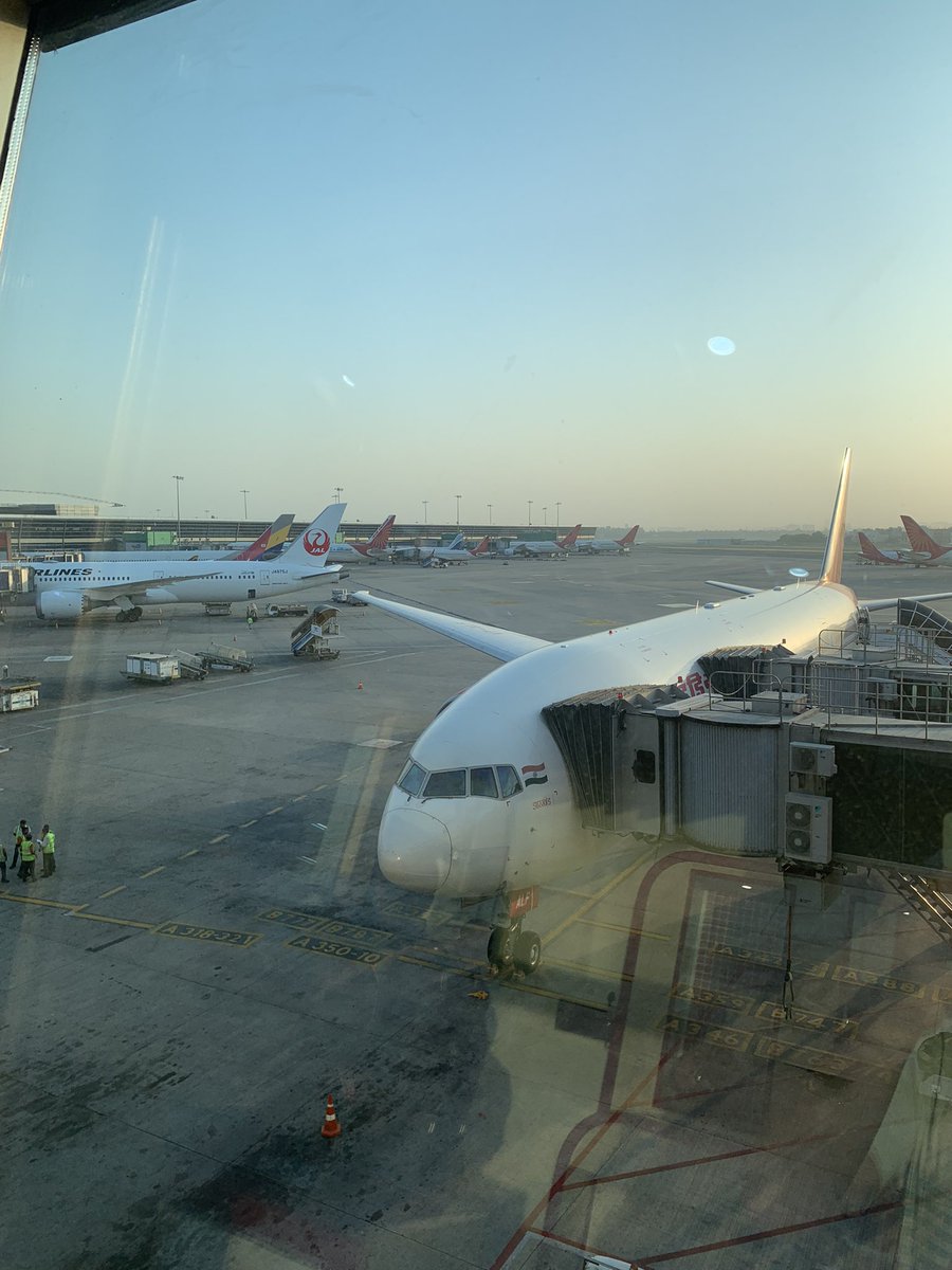 koshi548's tweet photo. 不思議な国、インドバイバイ👋 https://t.co/eEg8NbvCsr