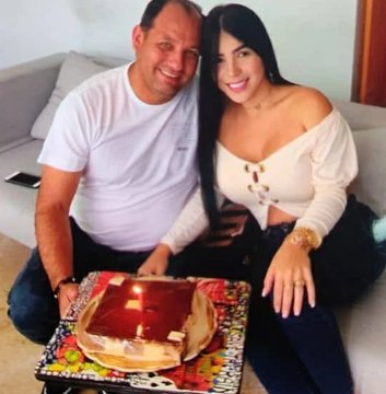 amilcarrock's tweet photo. Las únicas mujeres que cumplieron la misión fueron las barraganas de PDVSA que robaron junto con sus amigos Tareck El Aissami y Roa. https://t.co/WSlB5fCvm2