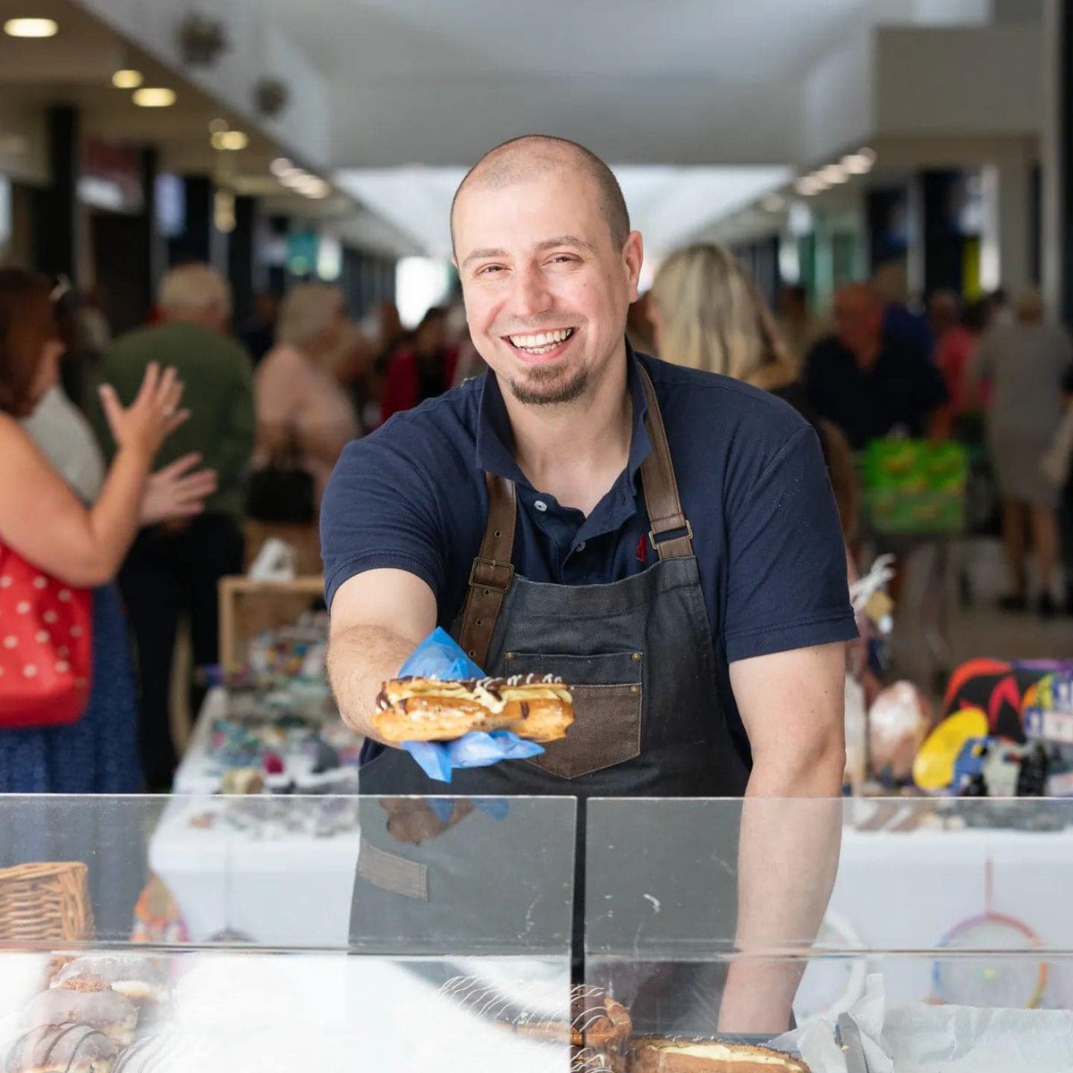 DiscoverBurnley's tweet photo. The @_independentst #Burnley Artisan Market is back in town tomorrow from 10-4 on St James's Street and in @charterwalk. 🙌

With a whopping 80 stalls plus community stands, face painters, live music and craft areas for children, it's shaping up to be a fantastic day! https://t.co/8intnqYUcr