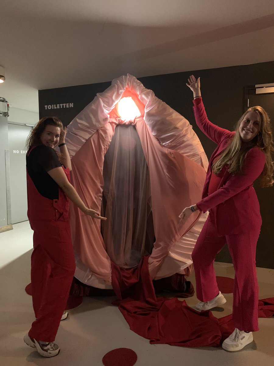 Rmaheuvelmans's tweet photo. Dankbaar voor de eerlijke en open gesprekken van gister ❤️

Iedereen zou recht moeten hebben op gifvrije en duurzame menstruatieproducten🩸

#BloedSerieuzeZaak https://t.co/v1akAaWV8B