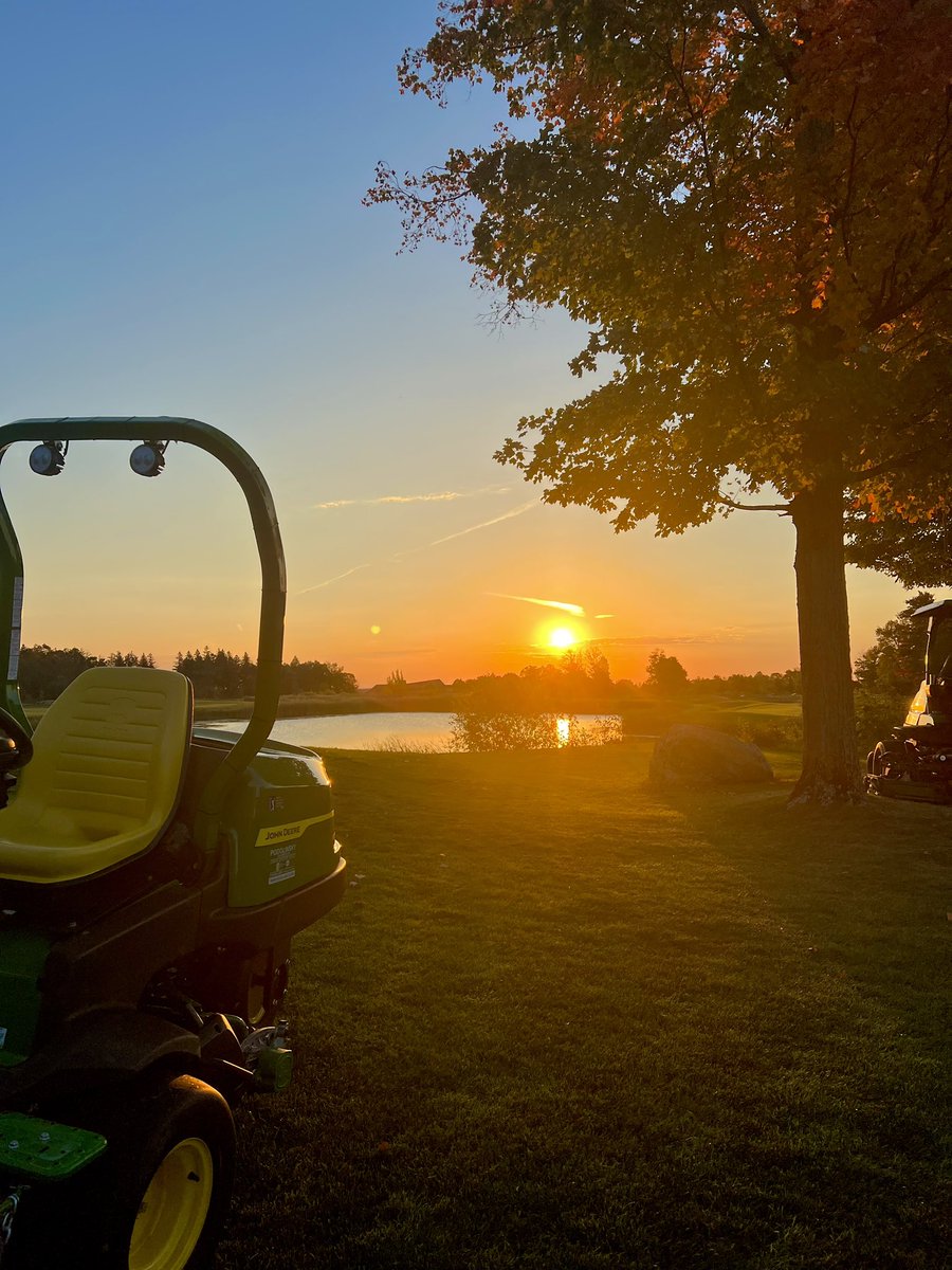 dicamillo96's tweet photo. It’s the view for me ⛳️ https://t.co/PC8RXu75SS