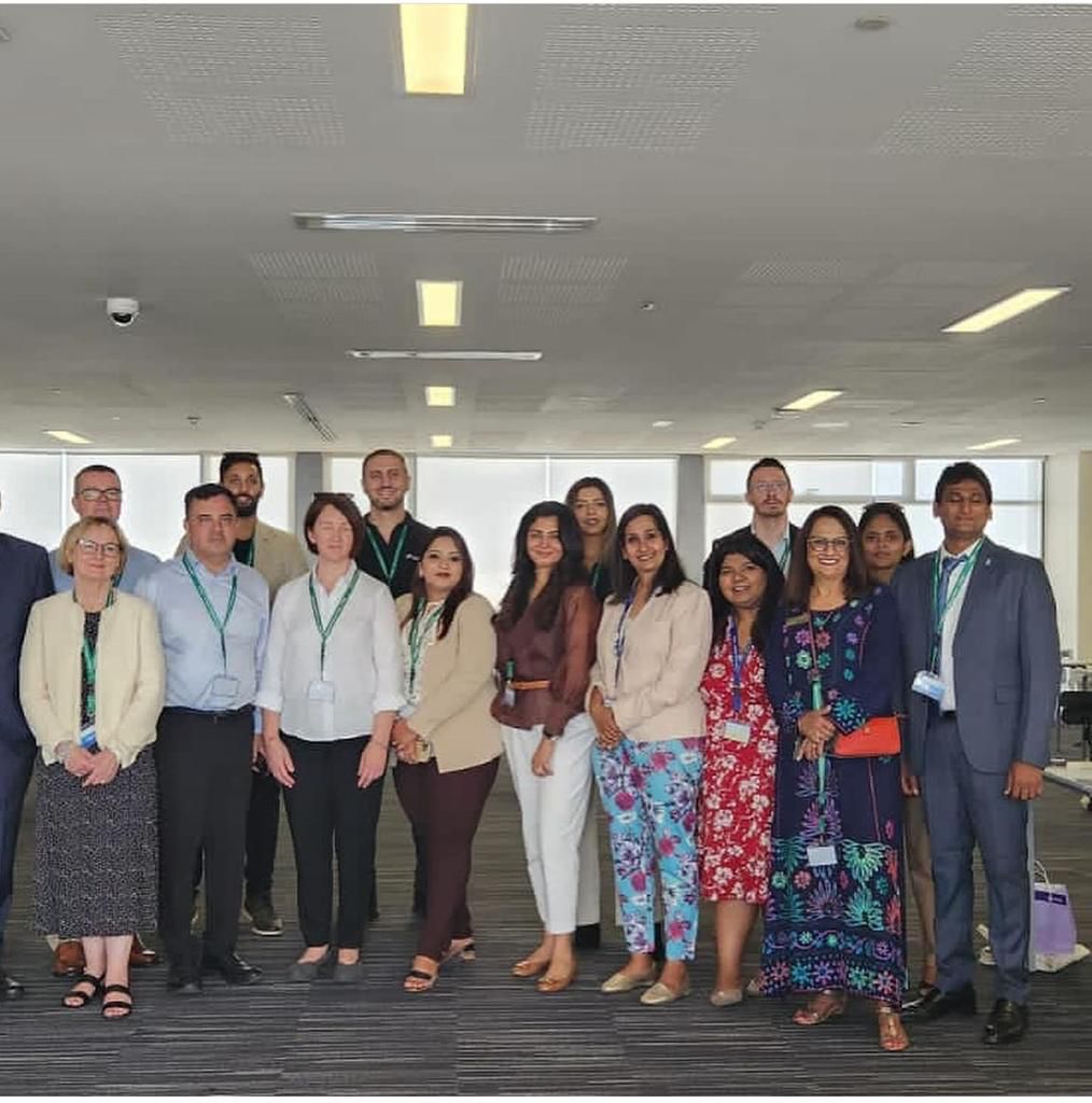 SwitzEducation's tweet photo. Had an incredible time collaborating and participating with Futures Abroad during the UAE Student Recruitment Tour in #Dubai and #Abu Dhabi! 🇦🇪✨👩‍🎓👨‍🍳🌆 Interacting with enthusiastic students and parents who are excited about their career prospects. 🎓📚 https://t.co/W473mNe5qD