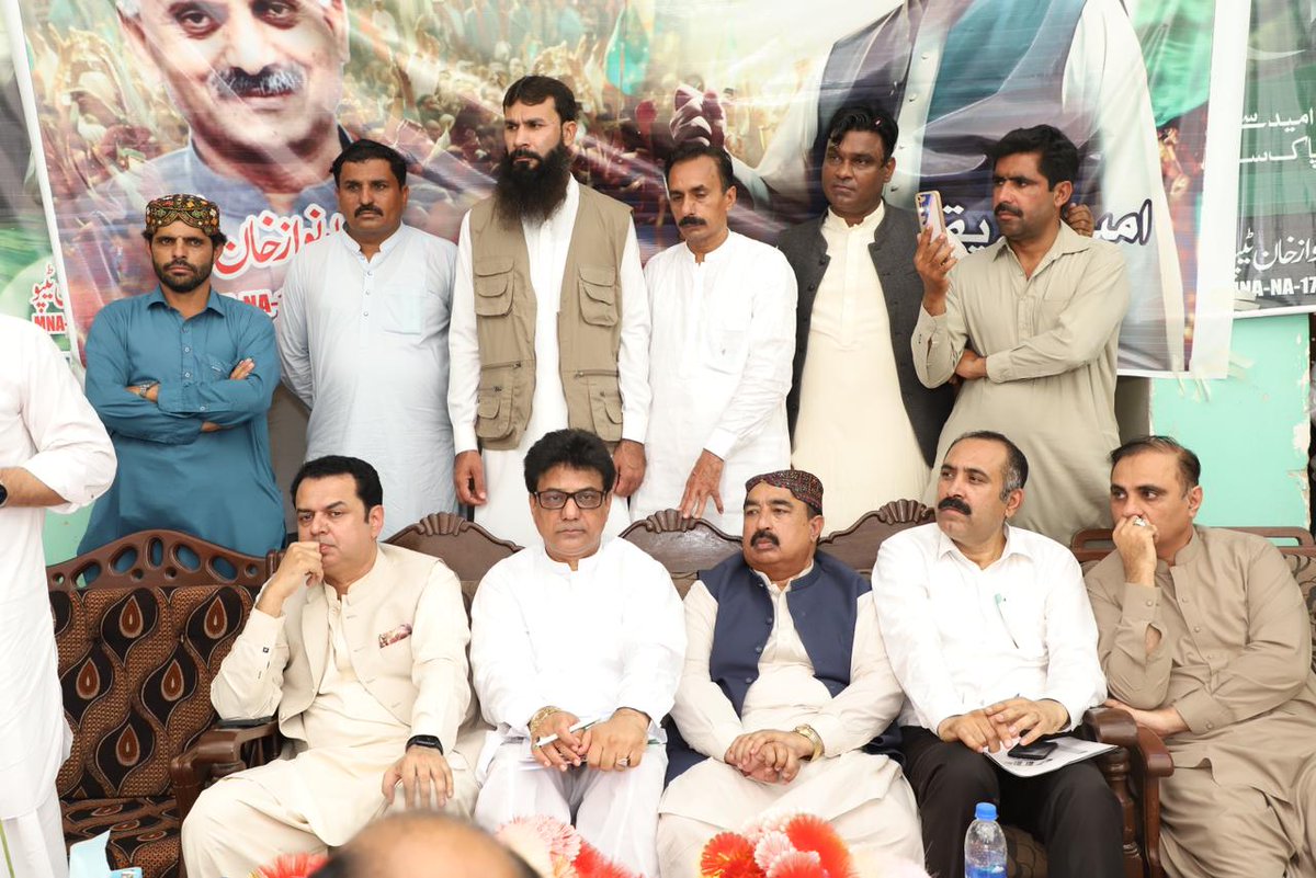 HammadNawazPK's tweet photo. جس میں سابق وفاقی وزیر طلال چوہدری 
سابق وفاقی وزیر سردار اویس احمد خان لغاری ، سابق صوبائی وزیر طاہر خلیل سندھو ، سابق صوبائی وزیر مہر اعجاز اچلانا اور ڈسٹرکٹ عہدیداران نے شرکت کی ۔ 
 انشاءاللہ کارکنوں کی بھاری تعداد بھرپور جوش و جذبہ کے ساتھ مینار پاکستان پہنچے گی . https://t.co/oiduThwFmf