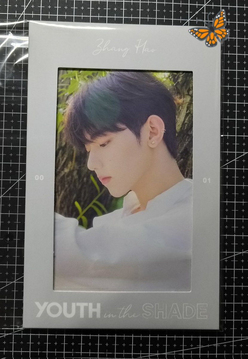 woongcky_'s tweet photo. In celebration of ZB1's comeback. Let's do a little giveaway ♡

3 WINNERS

1st: YITS unsealed album (PB, CD, Folded Poster, Sticker &amp; GW's Coaster)
2nd: ZH Photo Stand w/ SH Coaster
3rd: SM Photo Stand w/ GW Coaster

- RT
- LIKE

Ends: TBA

NOTE: WINNERS WILL SHOULDER SF :) https://t.co/BLwekD79lH