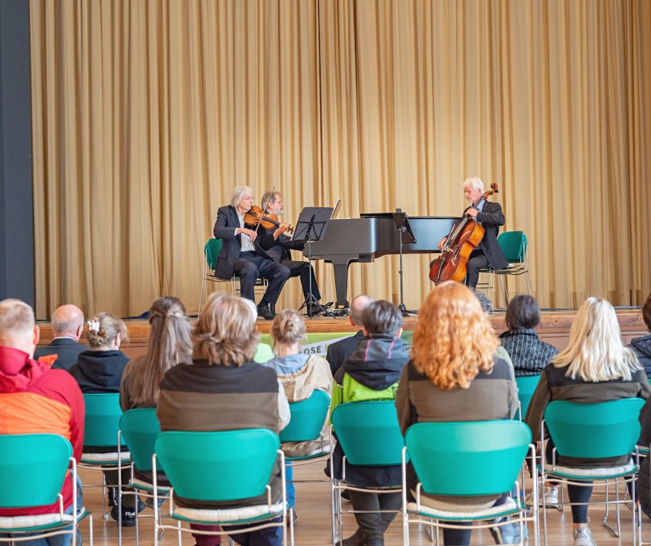 In der letzten Woche unserer #GrenzenloseNaTour waren wir im Schiefergebirg am #GrünesBand Thüringen unterwegs. Vom "Blauen Gold", über grüne Wege bis hin zu bunten Rückblicken war alles dabei. Alle Impressionen zu Woche #8 hier ➡️stiftung-naturschutz-thueringen.de/erleben/grenze…