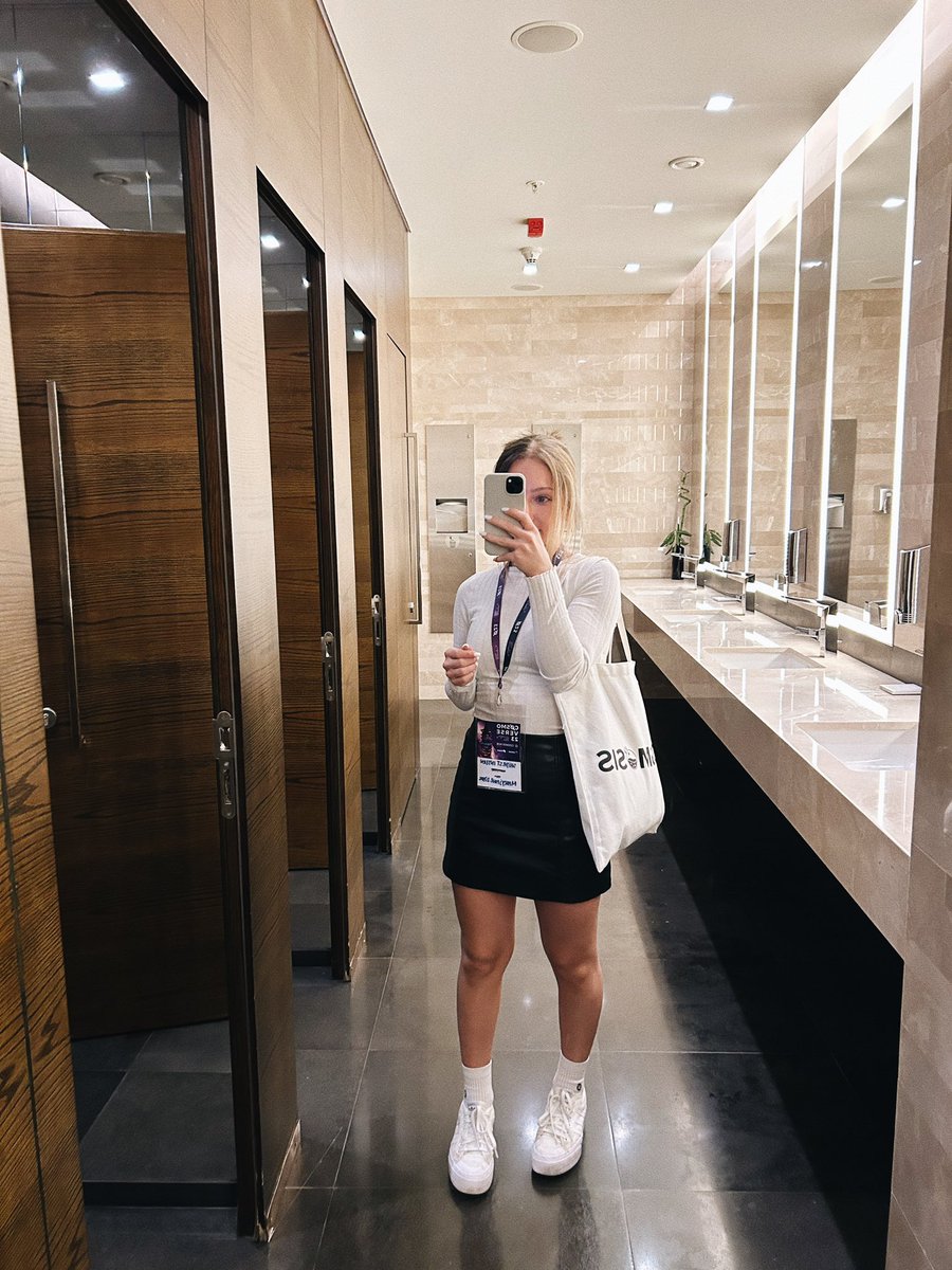 maryjanaute's tweet image. Probably the shittiest intern at @CosmoverseHQ but ´had so much fun! Happy to meet everyone ☺️⚛️