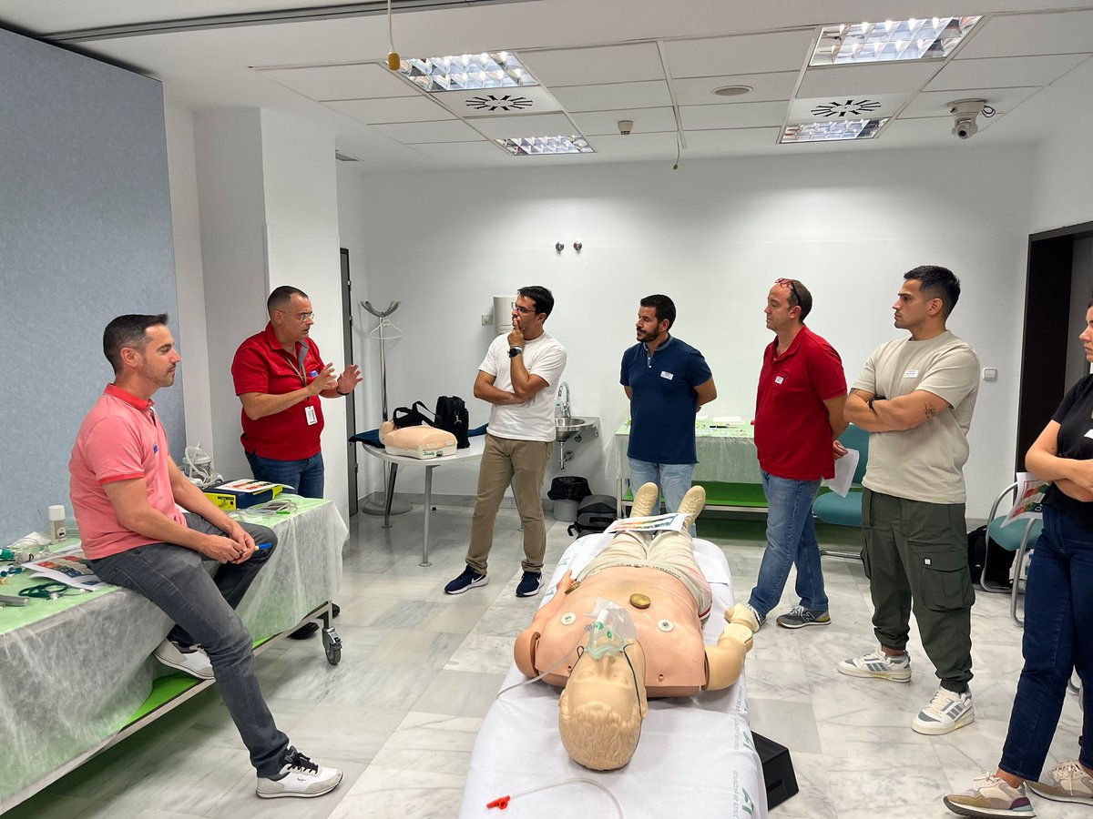 Esta semana también formamos en #SVA a 25 profesionales sanitarios <a href="/saludand/">Consejería de Salud y Consumo</a> en colaboración con el Plan Andaluz de Urgencias y Emergencias #PAUE en Granada <a href="/AguadoJavier/">Javier Aguado Campos</a> #IAVANTEsimulación