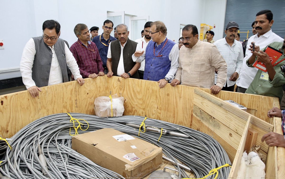 KirenRijiju's tweet photo. Visited Borehole Geophysics Research Laboratory at Karad. Our Scientists are drilling deep boreholes to reach the depths of earthquakes, set-up deep borehole observatory & study the challenging seismological problems of societal relevance through drilling investigations. https://t.co/BnlHsW7rgx