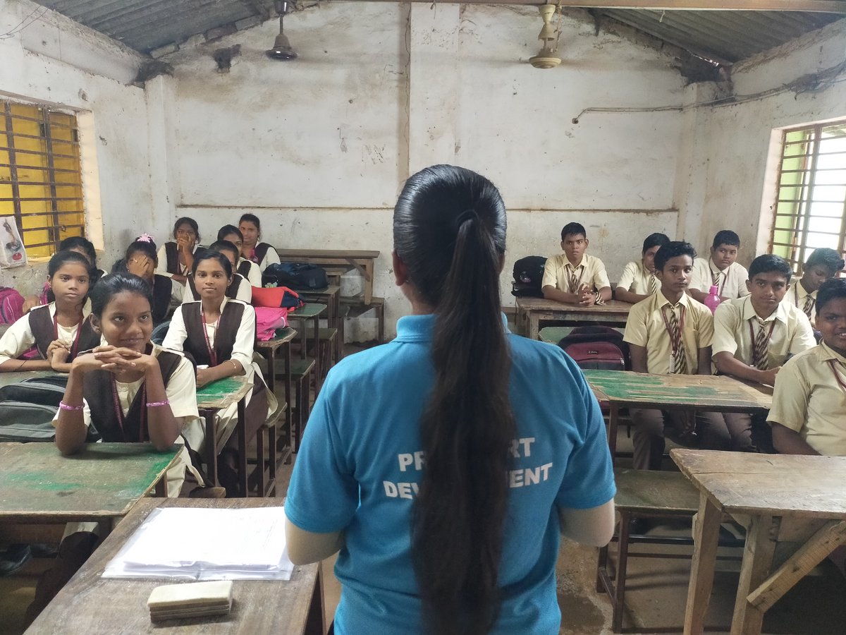 ProSportDev's tweet image. #FromBBSR - On 15th September, our team conducted a session on child rights with the students of St. Joseph High School and Rama Krishna School. The team discussed the importance of upholding child rights, and how it can create a brighter future for society.

#childrights