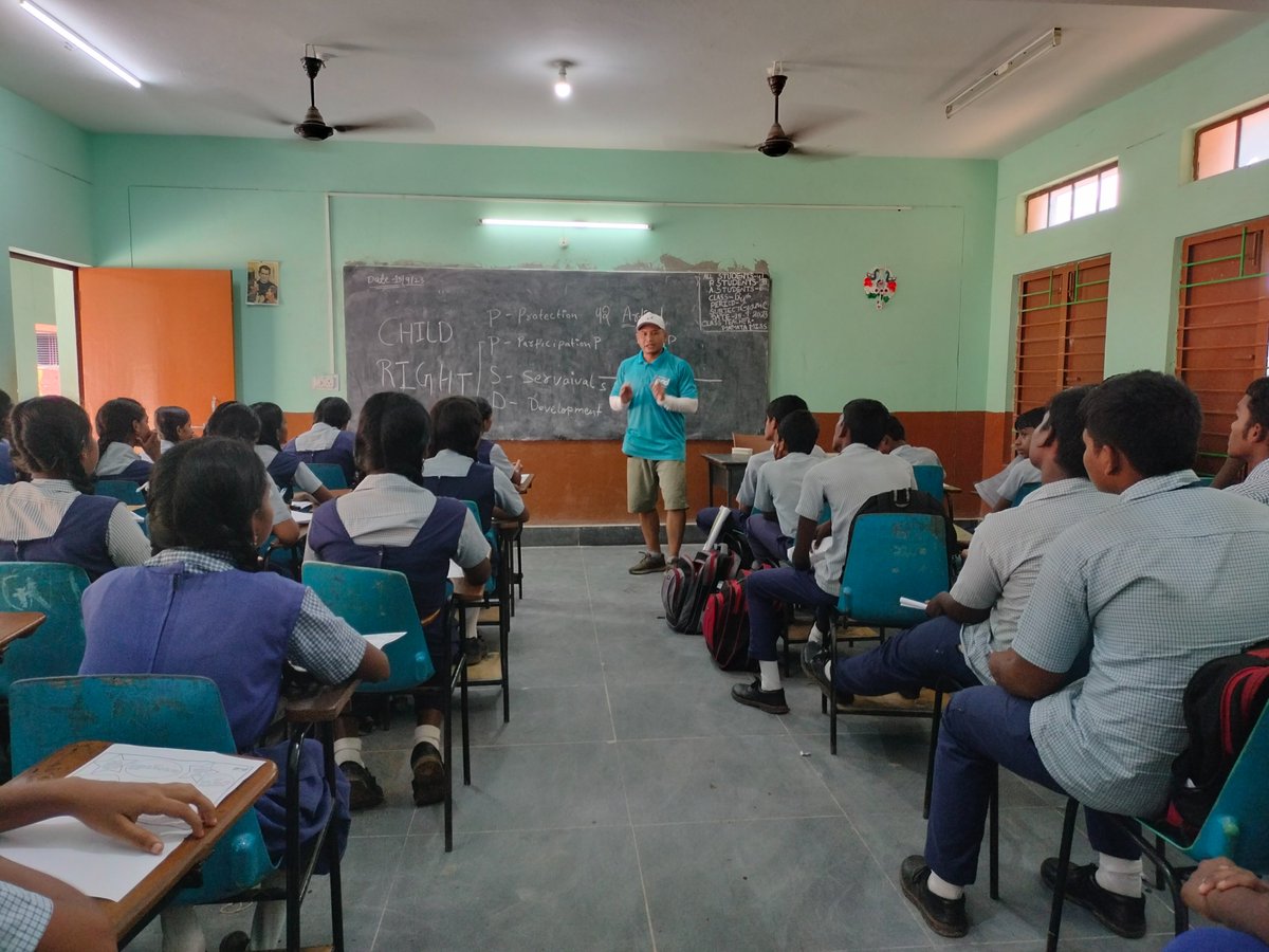 ProSportDev's tweet image. #FromBBSR - On 15th September, our team conducted a session on child rights with the students of St. Joseph High School and Rama Krishna School. The team discussed the importance of upholding child rights, and how it can create a brighter future for society.

#childrights