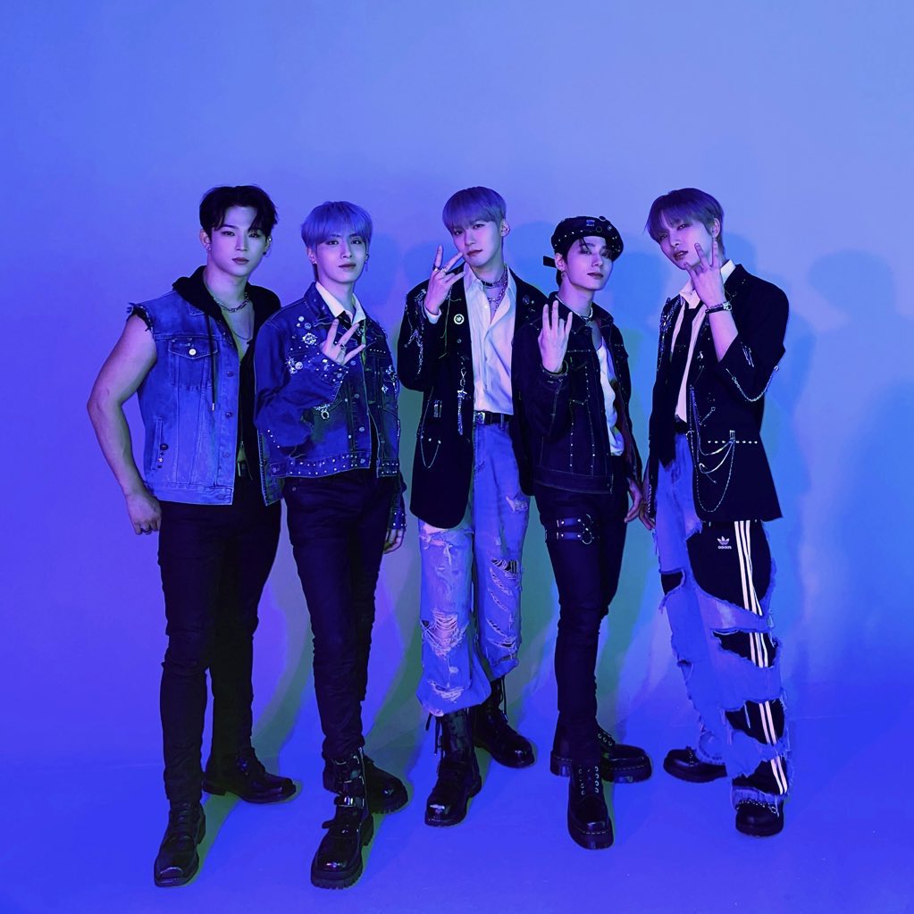 shinytomoon's tweet photo. @allkpop #Oneus7thWin #BailaConmigo1stWin yes we voted hard 🙏✨ https://t.co/XhlDk8lQea