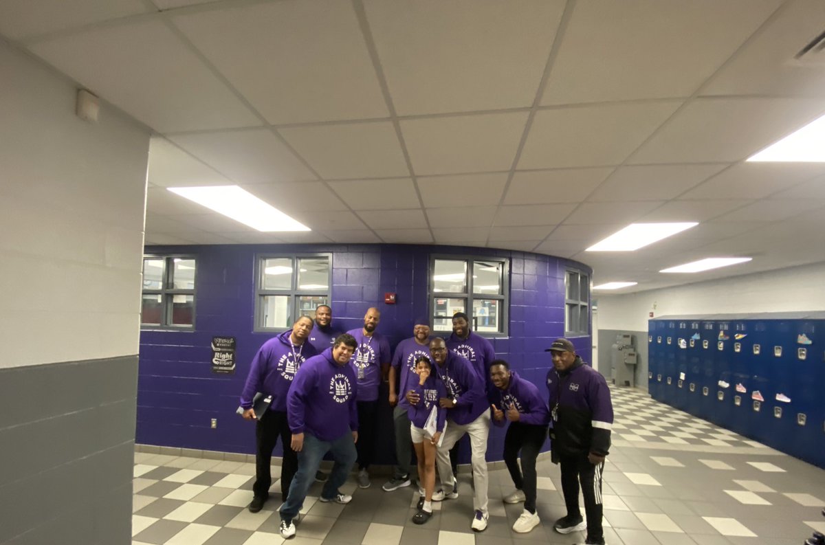 saigescircle's tweet photo. Mornings with @TheAdmiralSquad >>
@Highview6th #AimHighview #WeGotYour6 #Middies #MiddieRising #LevelUp https://t.co/07XXUvsr1x