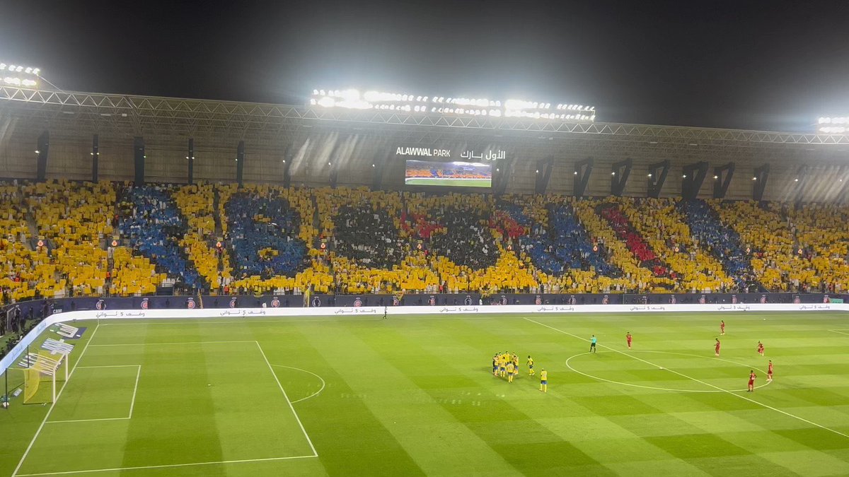 abd11az's tweet photo. #النصر_ابها انصح متعصبين الهلاليين لا شاهدون المباراة عشان يفكونا من صياحهم 💛💙 https://t.co/pQFGol96fF