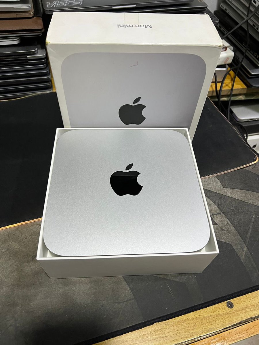 Adekolawole's tweet image. #OpenedBox 2020 M1 Mac Mini - 3.2ghz M1 chip (8cores CPU/8cores GPU)/8gig ram/256gig ssd    - 530k