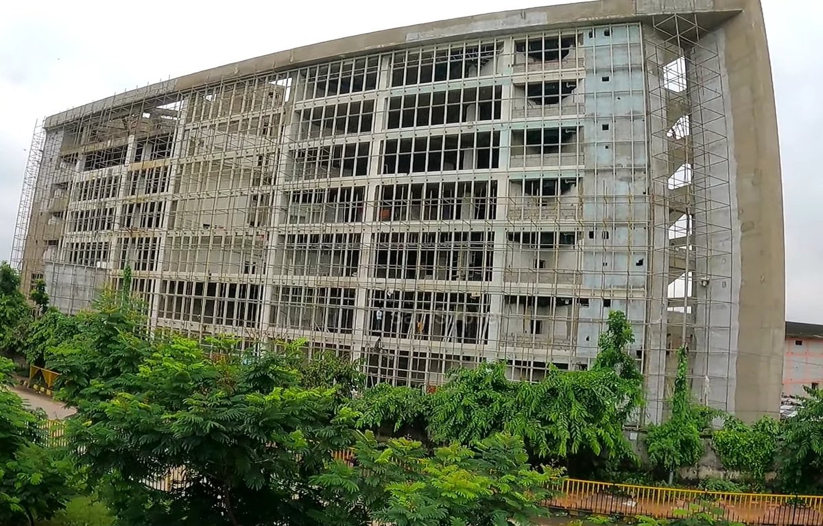 IndexBihar's tweet photo. 12 Upcoming IT Park/Tower in Patna - Software Technology Parks of India (STPI) at Patliputra IA.

Buliding - B+7
Carpet Area - 1,19,000 sq.ft. 
Status - Structure work completed, finishing work going on.

#Patna #Bihar #IT
PC- SamStroller yt https://t.co/lwijVFVeba