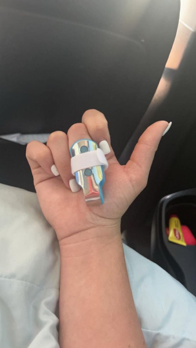 MadisonTreem04's tweet image. I have the BEST coach @Kzonefacility Hurt finger?...LEG DAY! #nodaysoff #neveroutworked @CoastRecruits @DirectRecruits @ExtraInningSB @Mojo09_Crews @TopPreps @CC_Koalas_SB @GSU_Softball @GSAthletics_SB @AuburnSoftball @UGACoachTony @presbycollege @GaTechSoftball