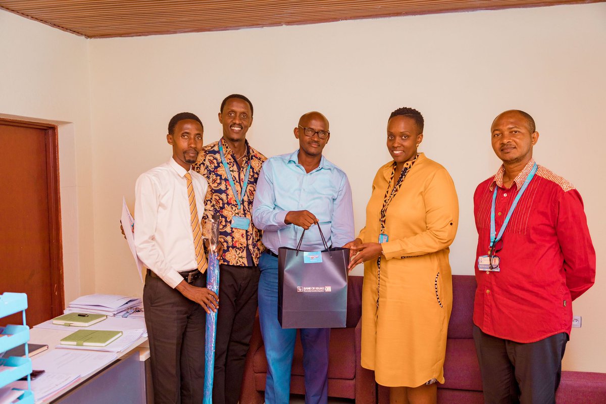 BankofKigali's tweet photo. #CustomerLoveWeek has also reached Kabarore branch! Ms. @ZainaSued, Chief of Staff at Bank of Kigali, conveyed our sincere thanks to select customers from the region, accompanied by a gesture of appreciation for their trust in us. #BKCares https://t.co/4E2vFUUVui
