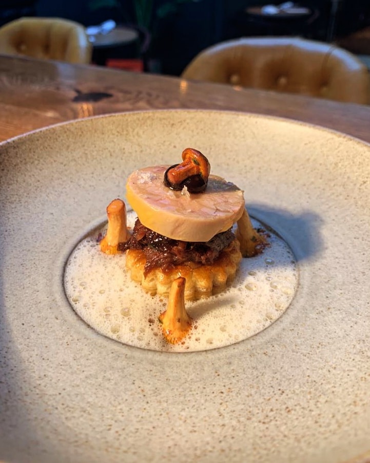 In the midst of Hare season, the spotlight is on the bounty of produce available out there. There is a reason why Autumn is my favourite season!

This conforting dish features a delicious ensemble of Hare, wild mushrooms, black garlic,
vol-au-vant, duck liver, onion.