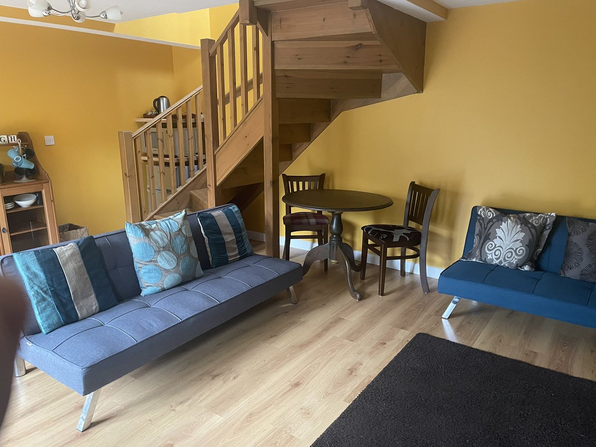 yeoldsuncolton's tweet image. Did you know our Self Catering Accommodation is now available to book. One bedroom self contained studio apartment, complete with sofa beds if needed for a family of 4….. drop us a message if you need more details or to check availability #mypub #Yorkaccomodation #pubwithrooms