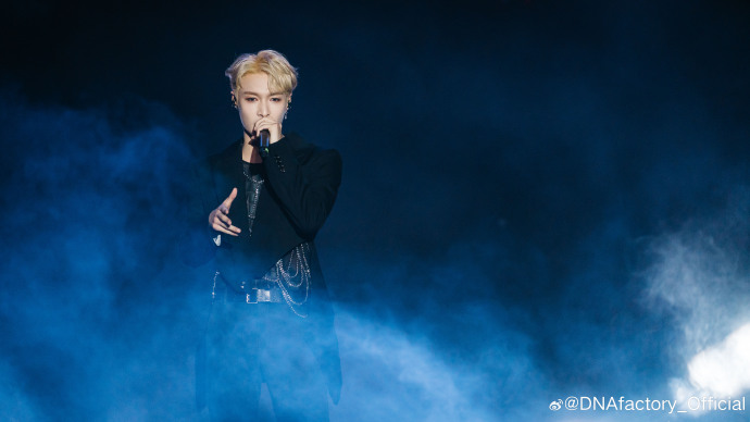 LStudio1007's tweet photo. D.N.A FACTORY OFFICIAL WEIBO POST 100623
#DNAMusicFest ,
even if the road is full of thorns and the mountains and seas are far and wide,
we must go for love;
even if we are going deep into the darkness and it is difficult to see the light in the long night,
we can still dance in the wind.
The passionate rhythm sings the hot stage,
the superb acting skills shape the character's life, and the film
strives to innovate and tell the musical dream.
The giant dragon stands tall, the wind and clouds remain,
today you and I welcome visitors from all directions with a smile.
@layzhang
#GRANDLINE3inSH_Day1 #LAY_GRANDLINE2023 #LAY